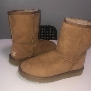 Short brown uggs